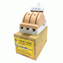 SWITCH REVERSI.3X100AMP.LOZA BRONCE C-PEI NEC (TW)